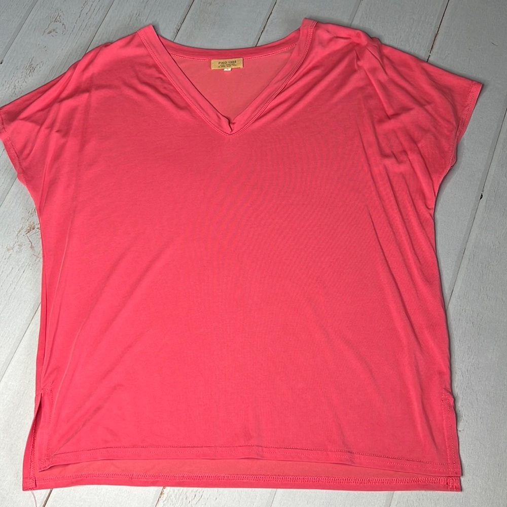 Piko 1988 - V-Neck side slit top - Size Small
